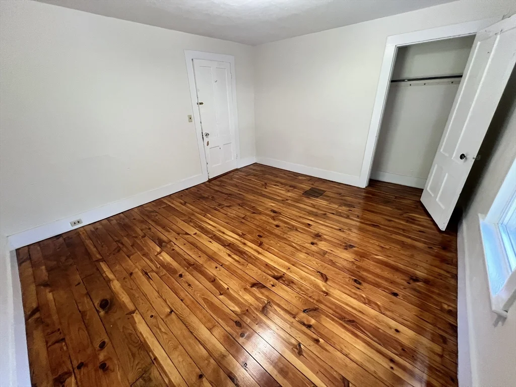 4 bed, 2 bath apartment for rent at 986 South East St Unit A, Amherst — photo 26 of 30