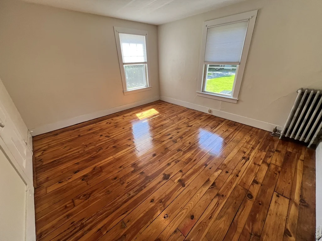 4 bed, 2 bath apartment for rent at 986 South East St Unit A, Amherst — photo 21 of 30