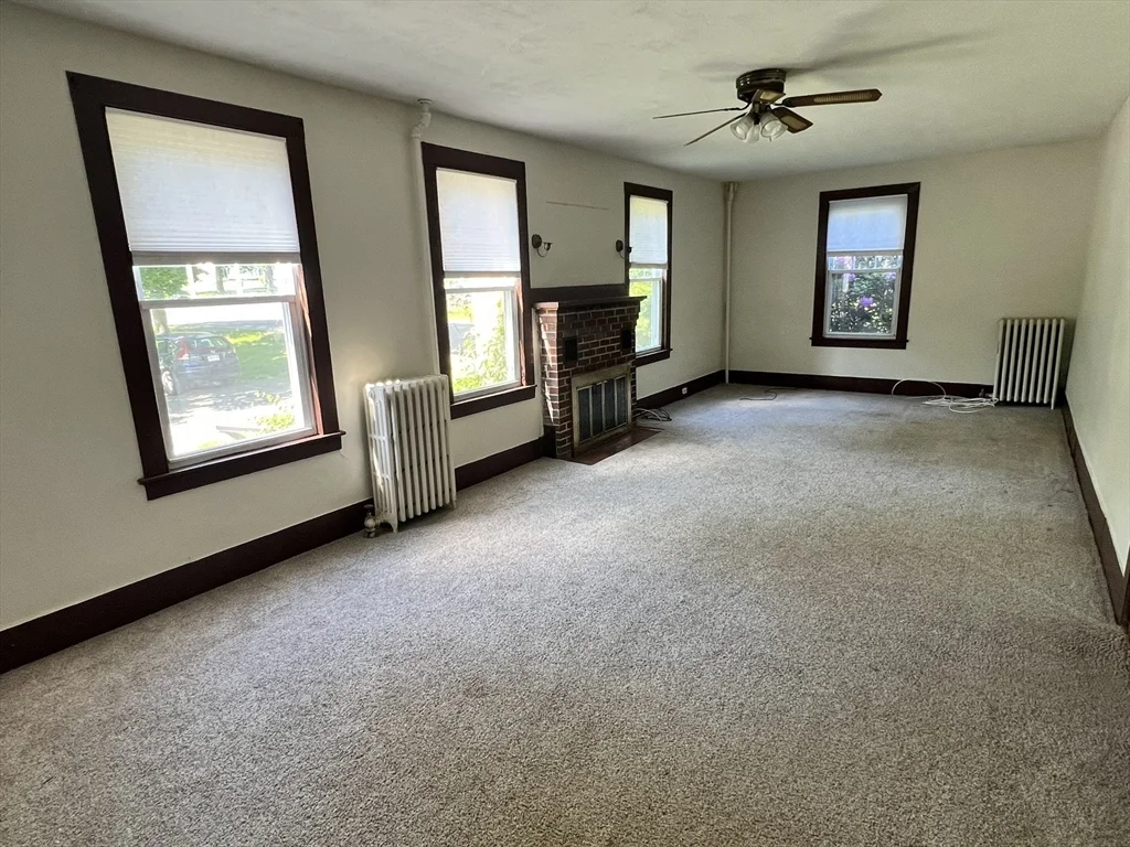 4 bed, 2 bath apartment for rent at 986 South East St Unit A, Amherst — photo 11 of 30