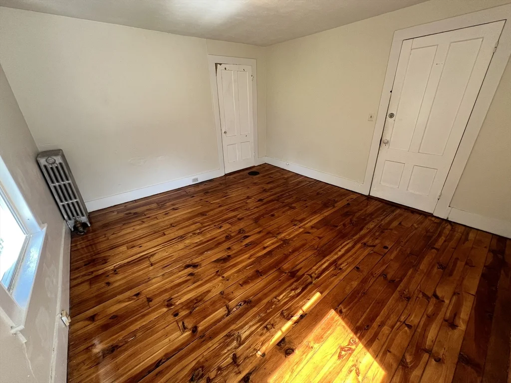 4 bed, 2 bath apartment for rent at 986 South East St Unit A, Amherst — photo 23 of 30