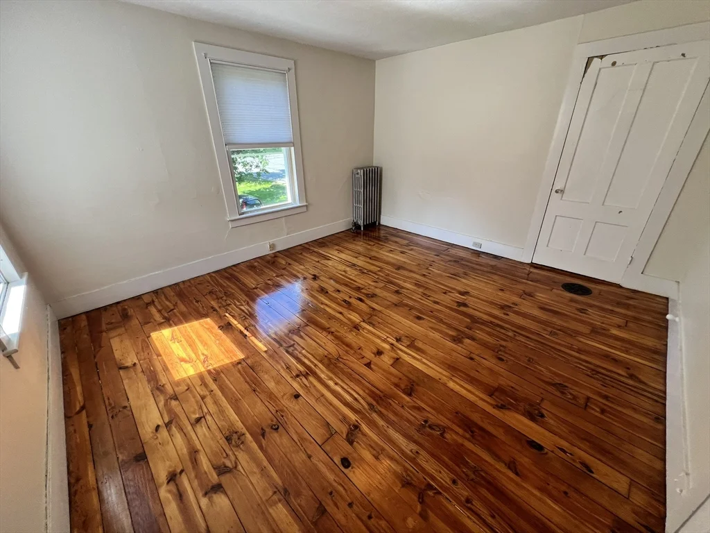 4 bed, 2 bath apartment for rent at 986 South East St Unit A, Amherst — photo 20 of 30