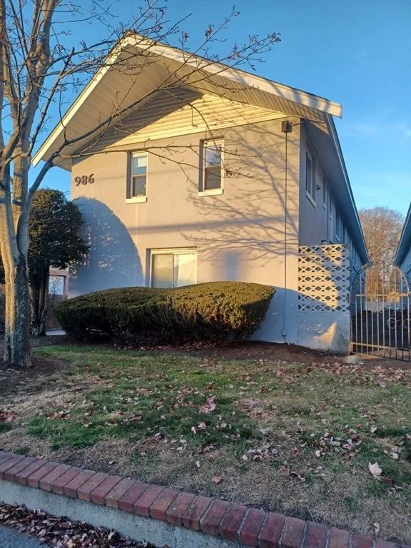 2 bed, 1 bath apartment for rent at 986 Washington St Unit 1, Weymouth