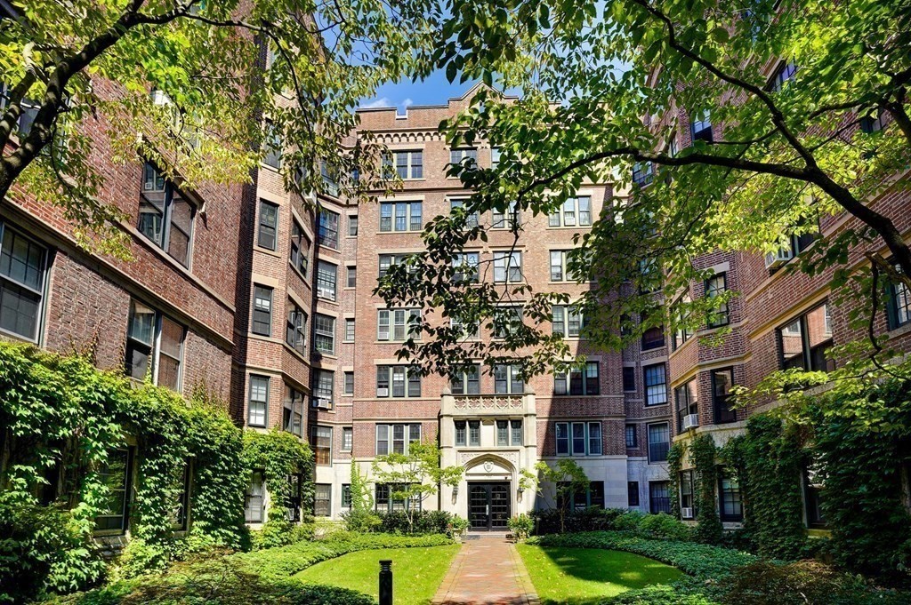 1 bed, 1 bath apartment for rent at 988 Memorial Dr Unit 388, West Cambridge — photo 2 of 10