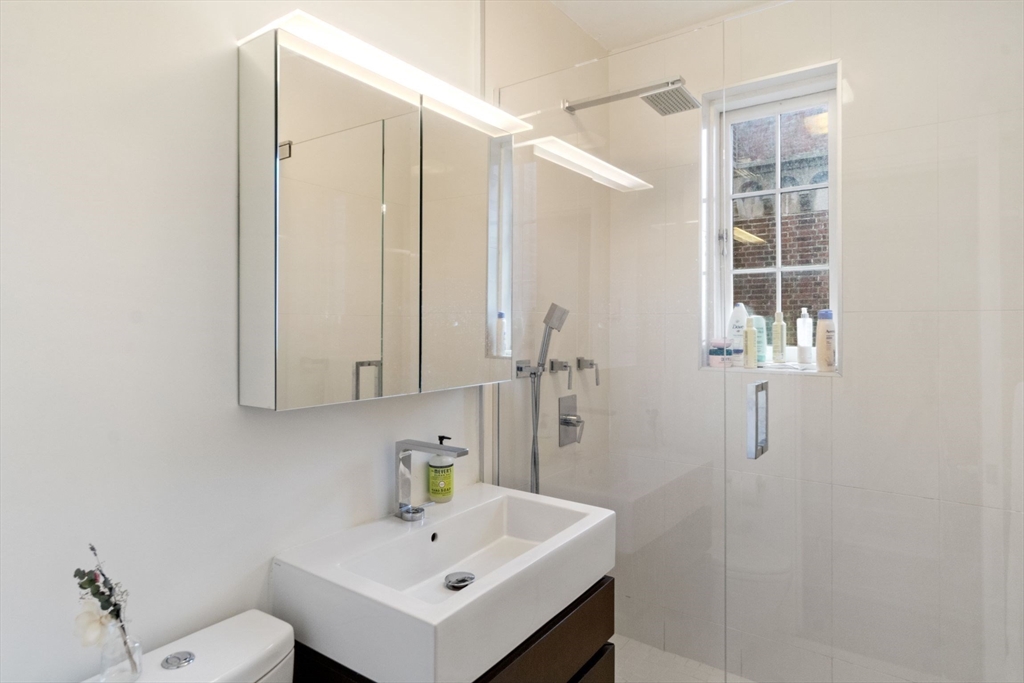 1 bed, 1 bath apartment for rent at 988 Memorial Dr Unit 687, Harvard Square — photo 5 of 11