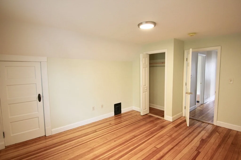 4 bed, 2 bath apartment for rent at 989 Boylston St Unit 989, Newton Highlands — photo 8 of 11