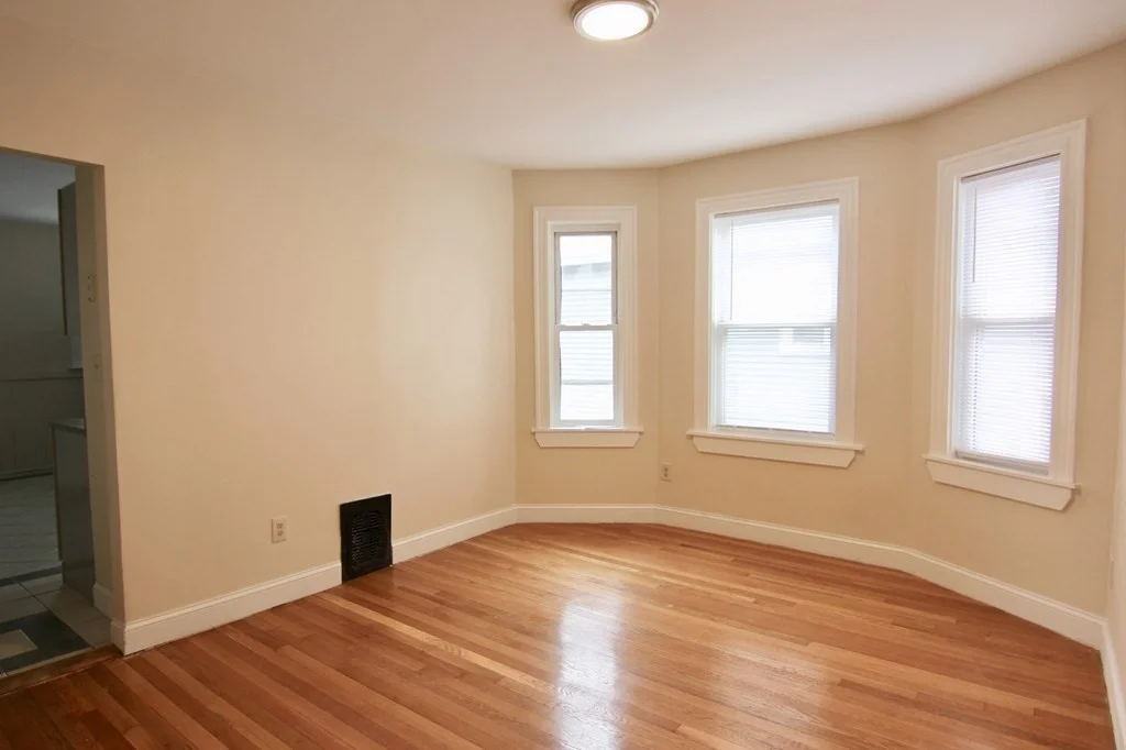 4 bed, 2 bath apartment for rent at 989 Boylston St Unit 989, Newton Highlands — photo 2 of 11