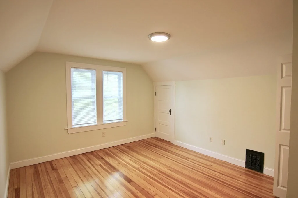 4 bed, 2 bath apartment for rent at 989 Boylston St Unit 989, Newton Highlands — photo 7 of 11
