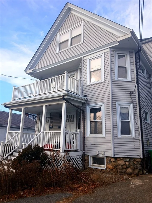 4 bed, 2 bath apartment for rent at 989 Boylston St Unit 989, Newton Highlands — photo 1 of 11