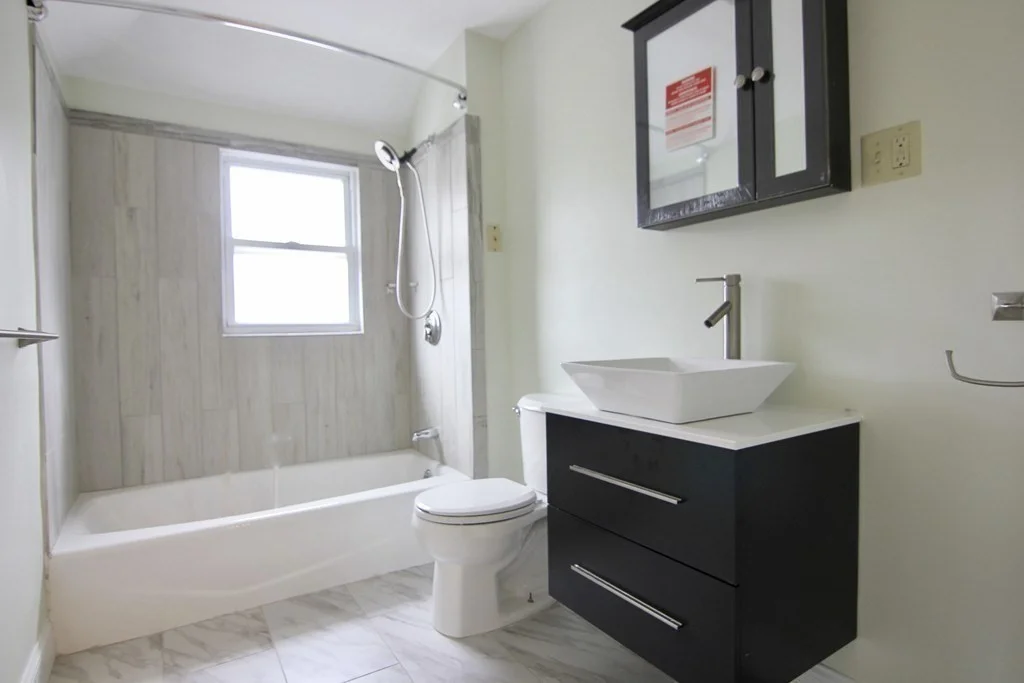 4 bed, 2 bath apartment for rent at 989 Boylston St Unit 989, Newton Highlands — photo 10 of 11