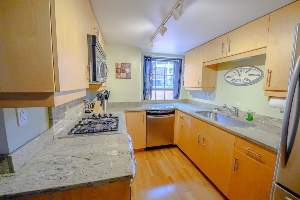 Studio bed, 1 bath apartment for rent at 99-105 Broad Unit 6G, Waterfront — photo 7 of 13
