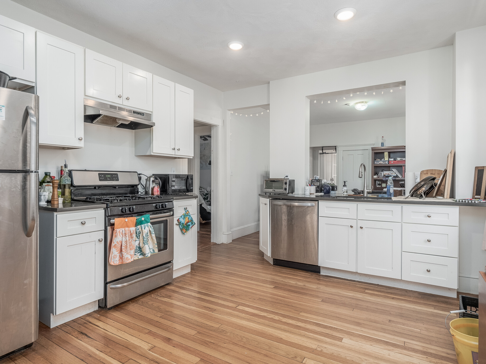 3 bed, 1 bath apartment for rent at 99 2nd St Unit 1, Medford