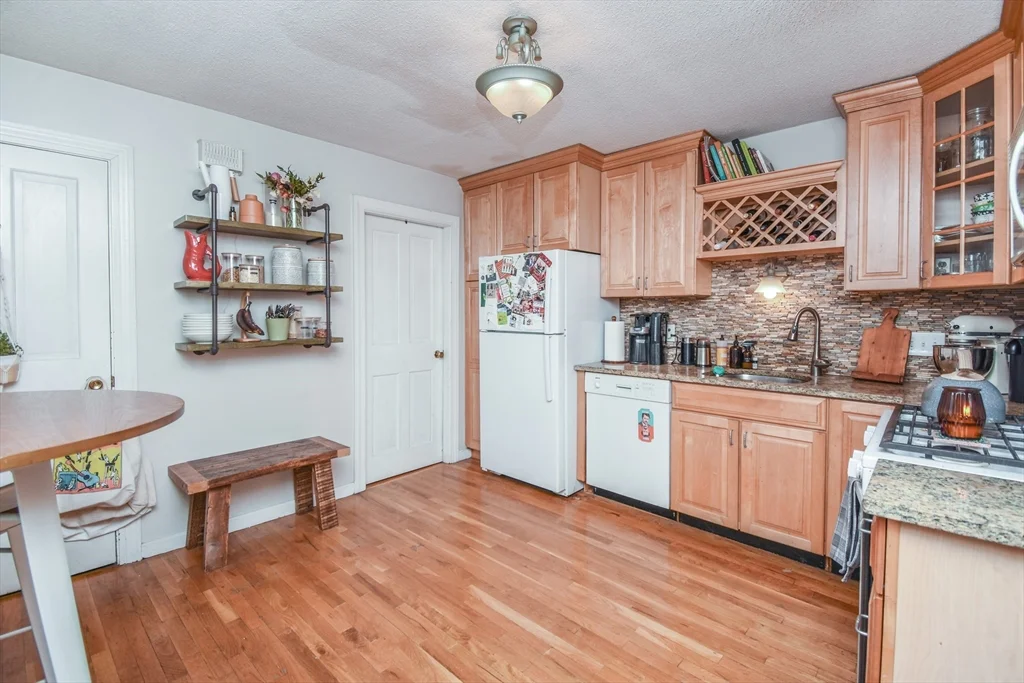 2 bed, 1 bath apartment for rent at 99 Bartlett St Unit 2, Charlestown — photo 7 of 17