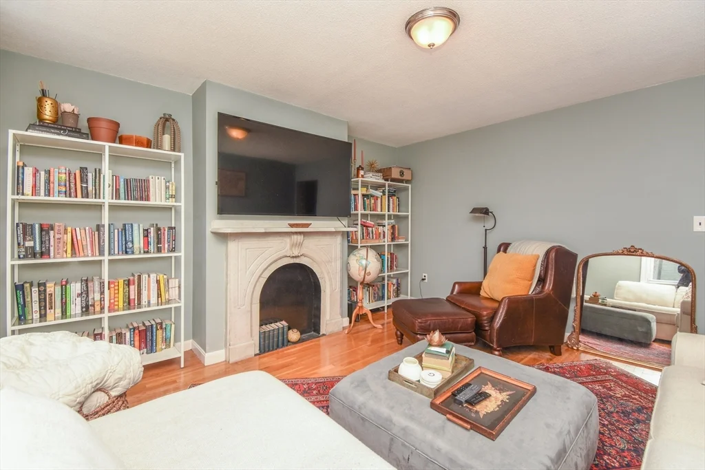 2 bed, 1 bath apartment for rent at 99 Bartlett St Unit 2, Charlestown — photo 2 of 17