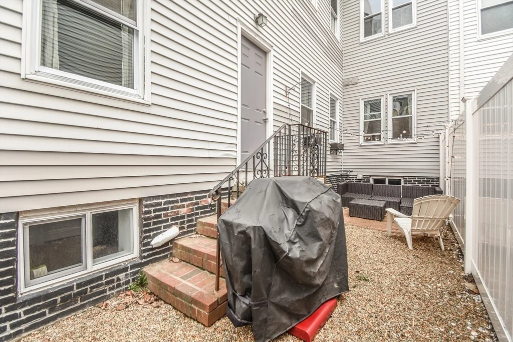 2 bed, 1 bath apartment for rent at 99 Bartlett St Unit 2, Charlestown — photo 16 of 17