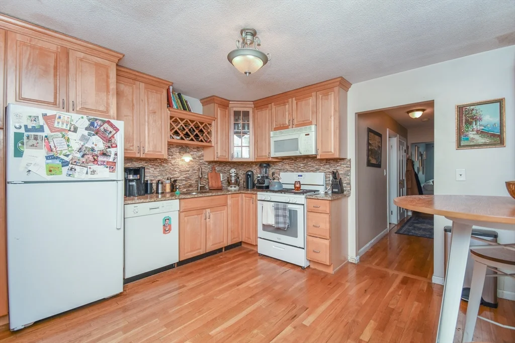 2 bed, 1 bath apartment for rent at 99 Bartlett St Unit 2, Charlestown — photo 5 of 17