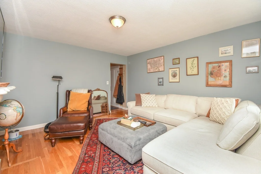 2 bed, 1 bath apartment for rent at 99 Bartlett St Unit 2, Charlestown — photo 3 of 17