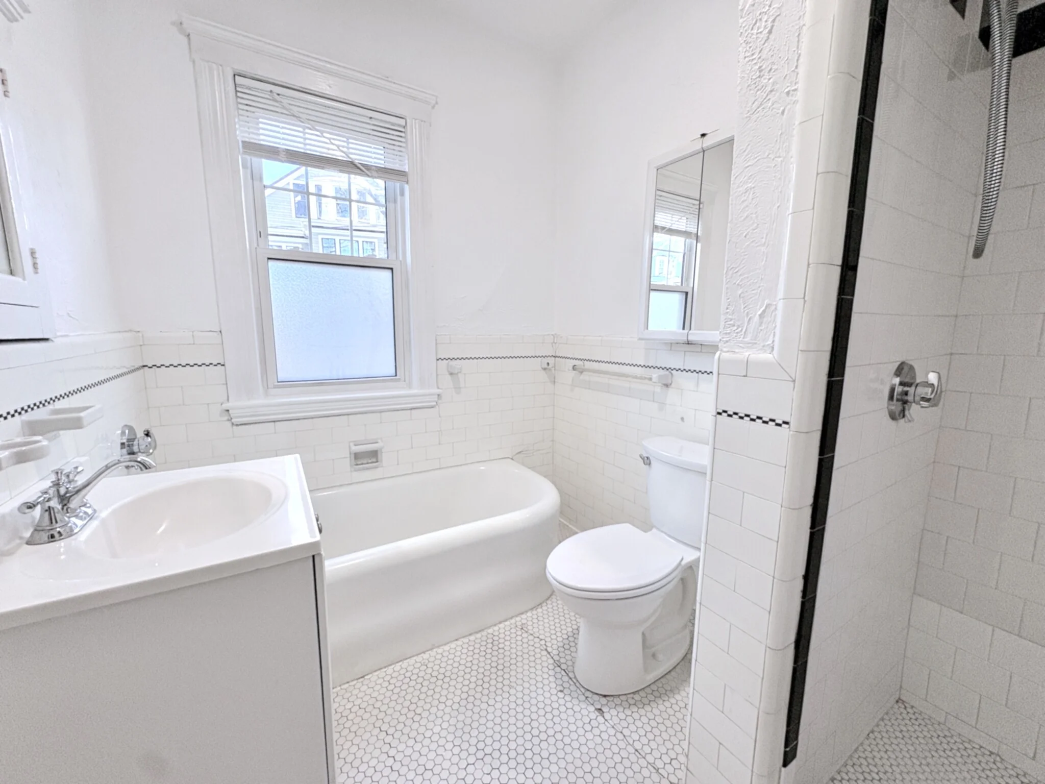 3 bed, 1.5 bath apartment for rent at 99 Beals St, Coolidge Corner — photo 14 of 29