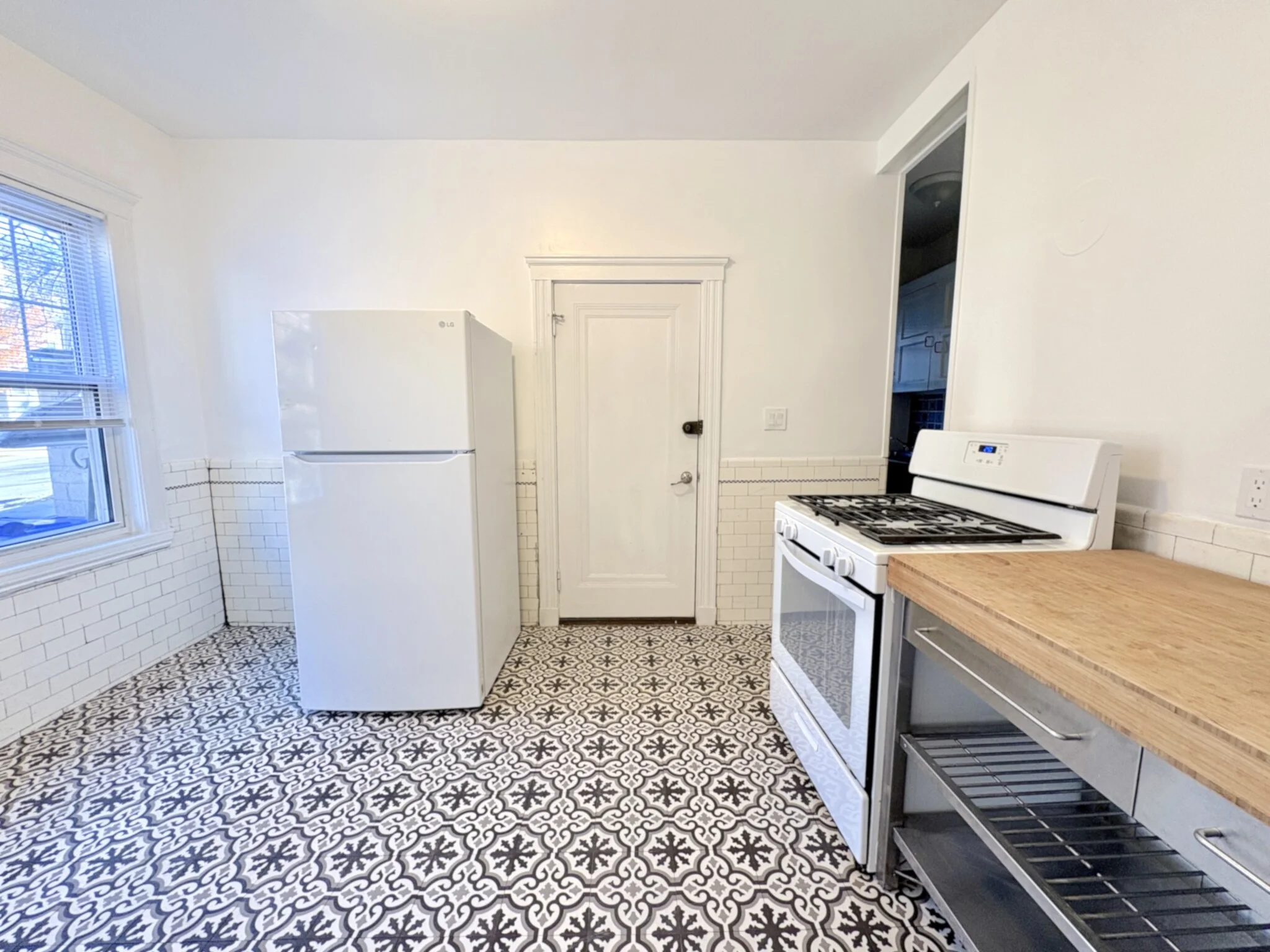 3 bed, 1.5 bath apartment for rent at 99 Beals St, Coolidge Corner — photo 11 of 29