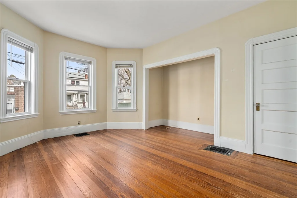 2 bed, 1 bath apartment for rent at 99 Beech St Unit 1, Belmont — photo 3 of 11