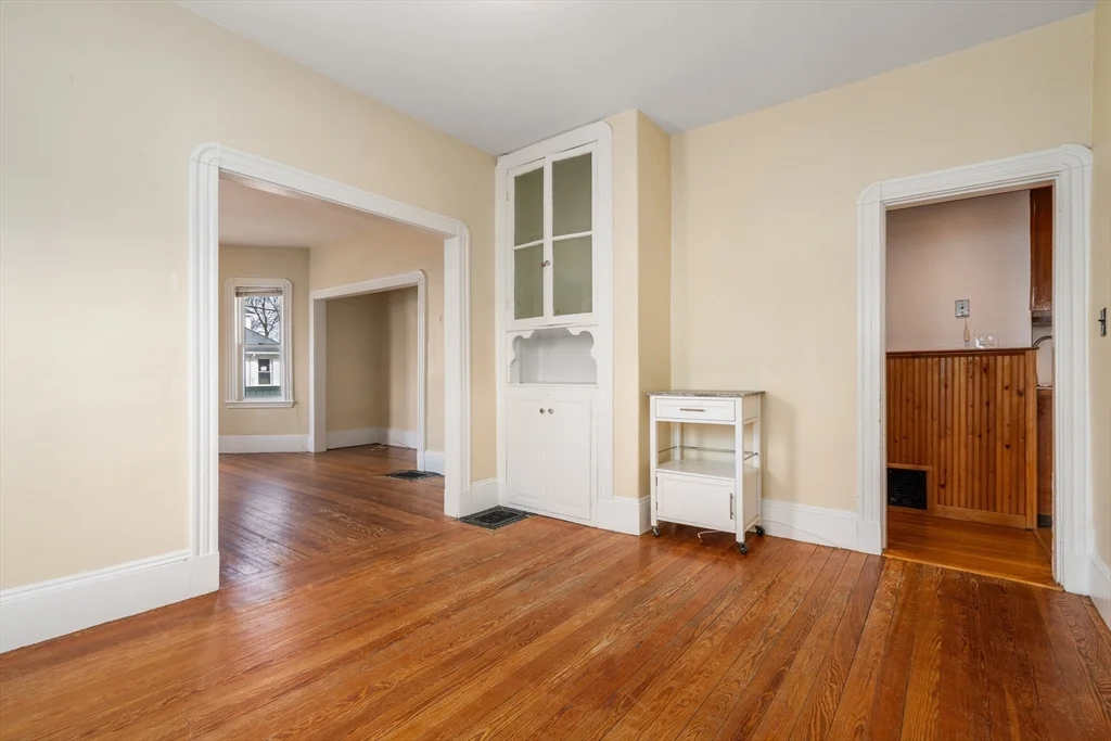 2 bed, 1 bath apartment for rent at 99 Beech St Unit 1, Belmont — photo 5 of 11