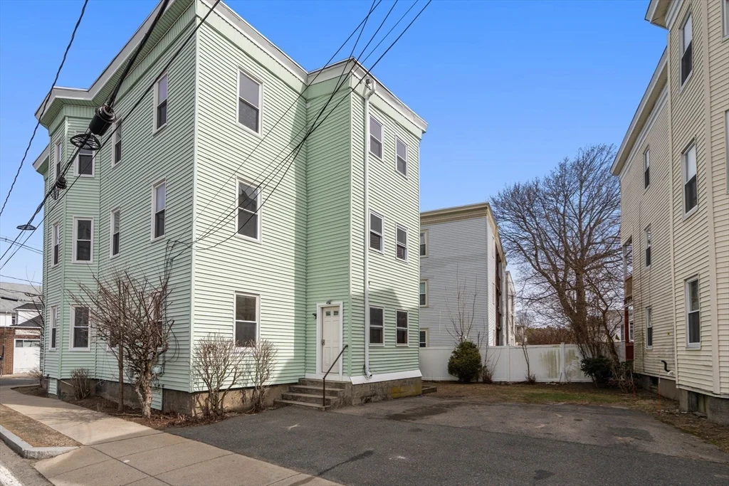 2 bed, 1 bath apartment for rent at 99 Beech St Unit 2, Belmont — photo 15 of 17
