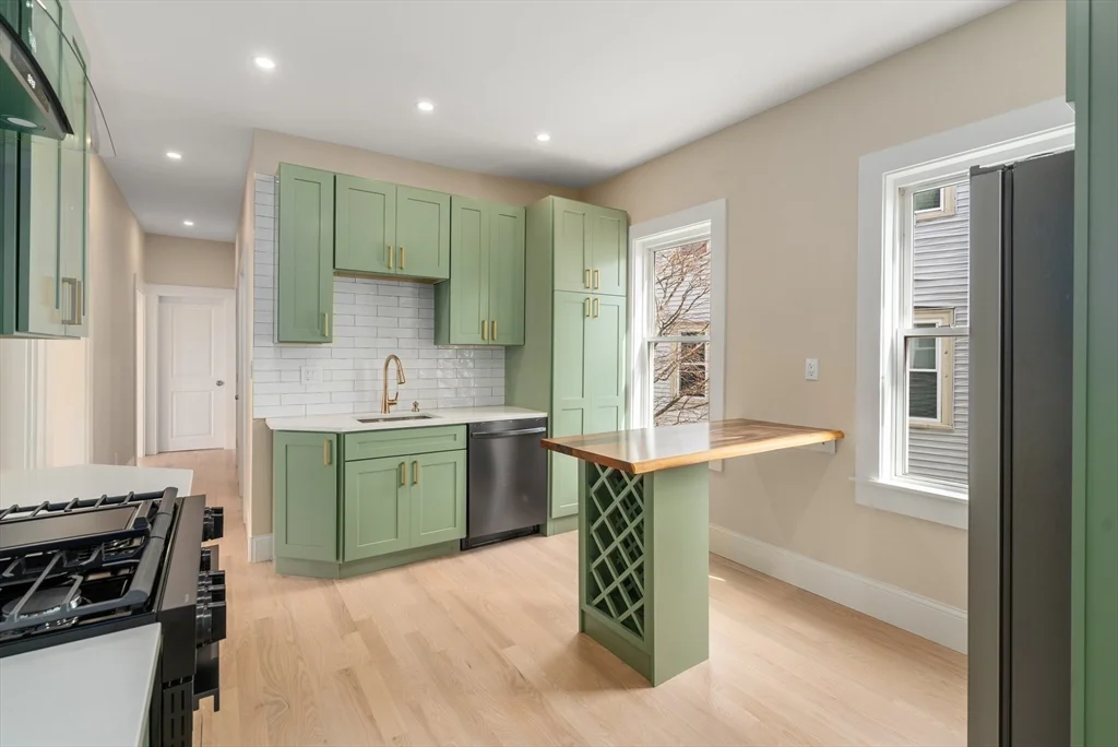 2 bed, 1 bath apartment for rent at 99 Beech St Unit 2, Belmont