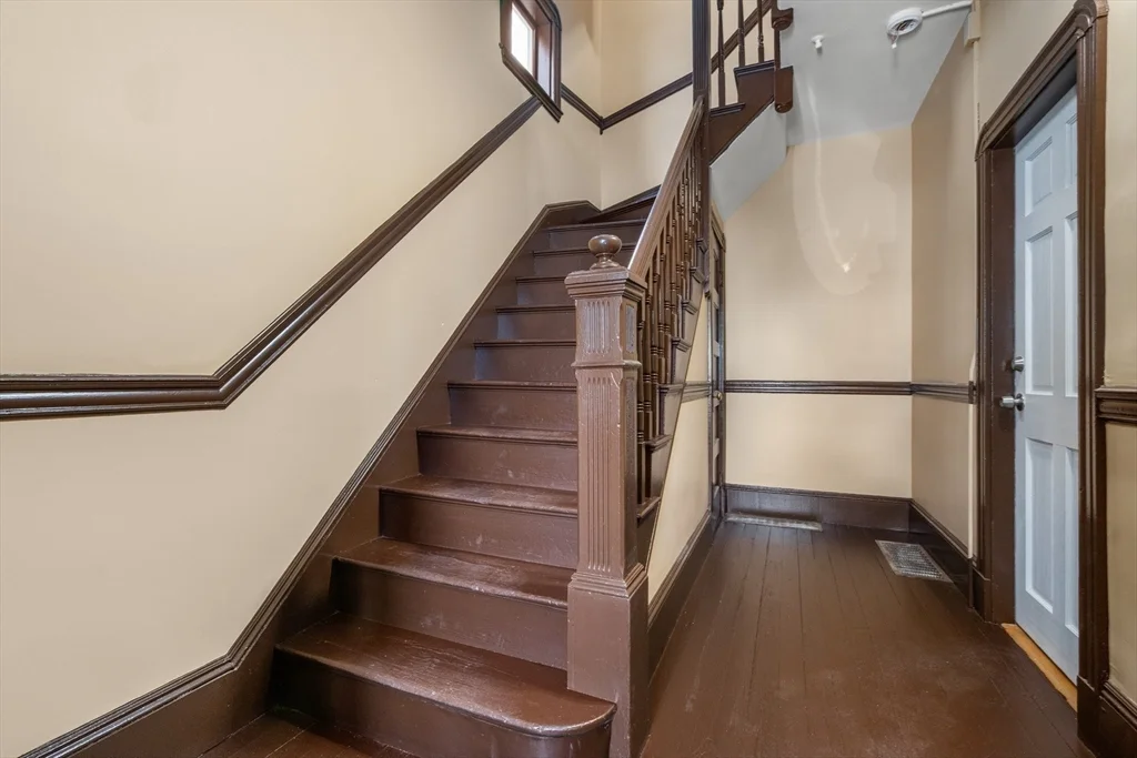 3 bed, 1 bath apartment for rent at 99 Beech St Unit 3, Belmont — photo 16 of 17