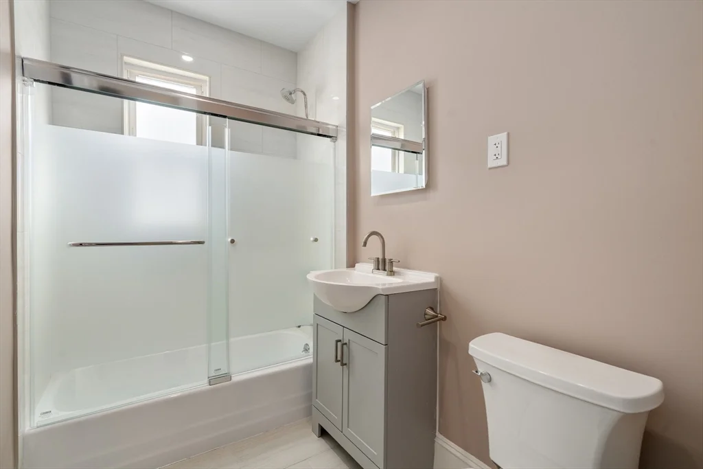 3 bed, 1 bath apartment for rent at 99 Beech St Unit 3, Belmont — photo 14 of 17
