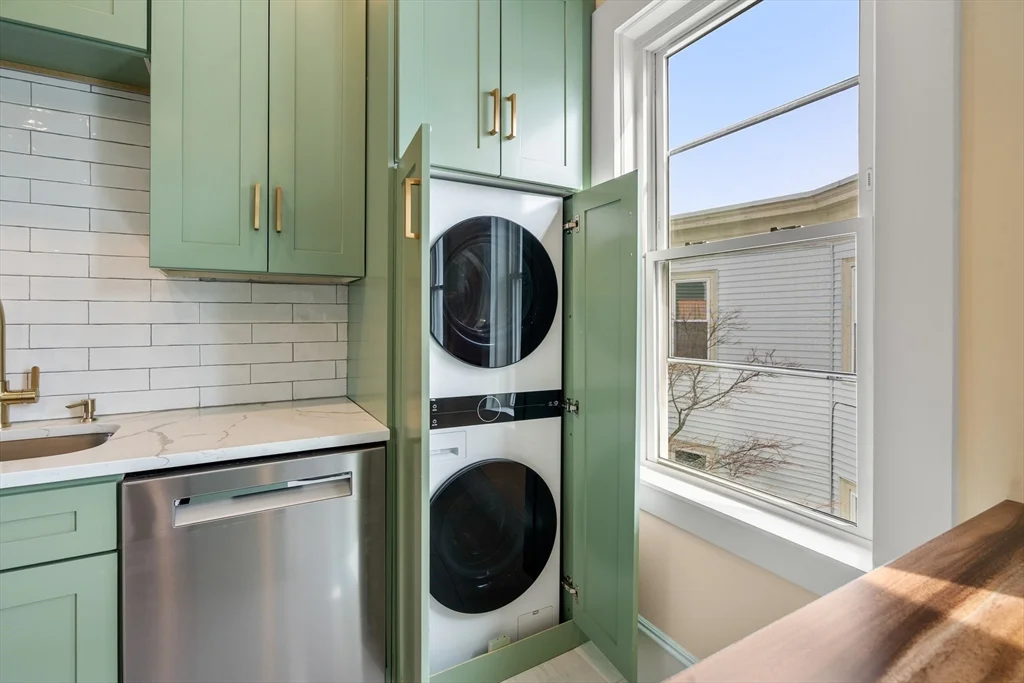 3 bed, 1 bath apartment for rent at 99 Beech St Unit 3, Belmont — photo 6 of 17