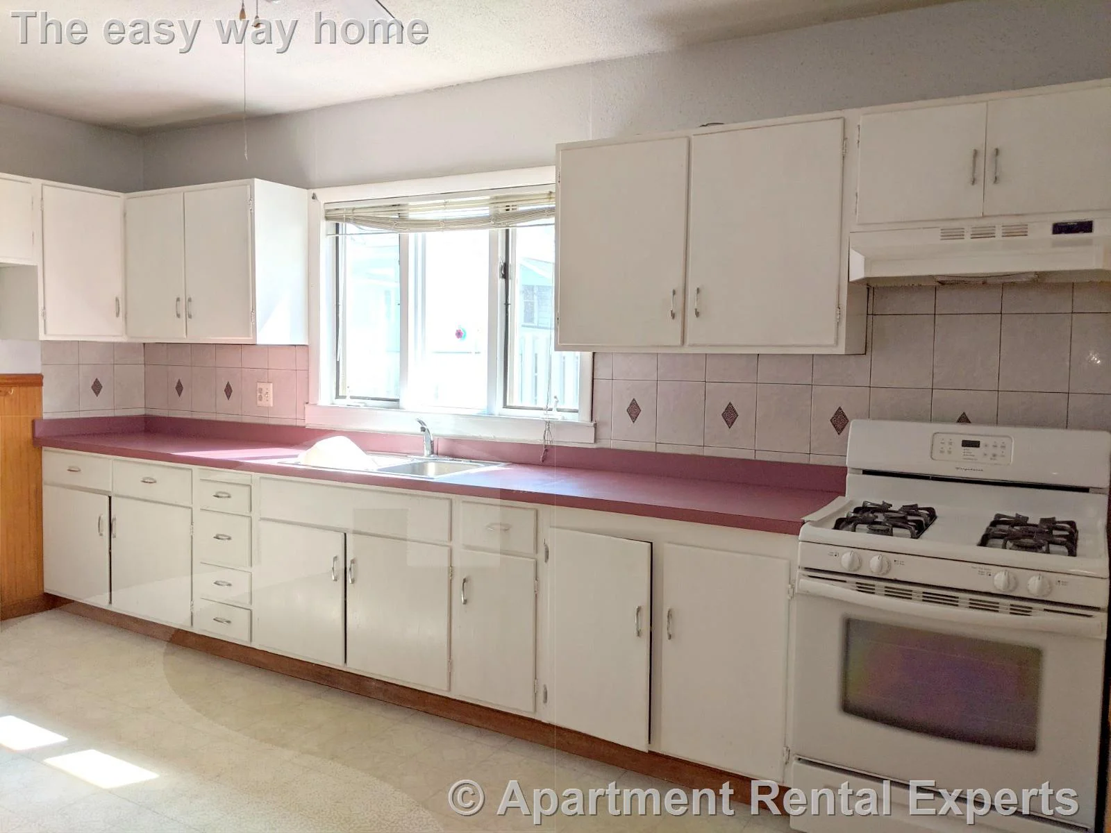 4 bed, 1 bath apartment for rent at 99 Central St Unit 2, Spring Hill — photo 9 of 26