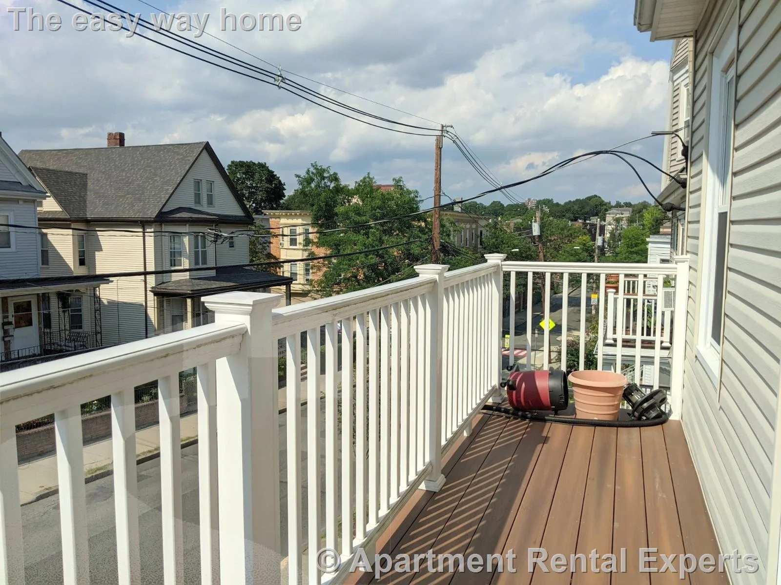 4 bed, 1 bath apartment for rent at 99 Central St Unit 2, Spring Hill — photo 4 of 26