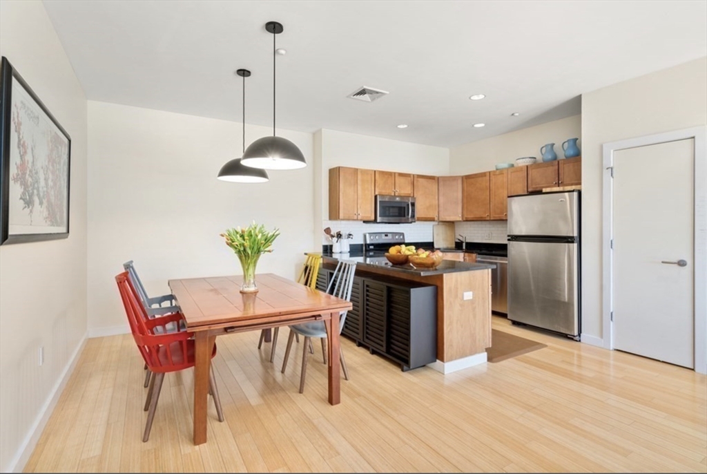 2 bed, 2 bath apartment for rent at 99 Chestnut Hill Ave Unit 321, Brighton — photo 3 of 15