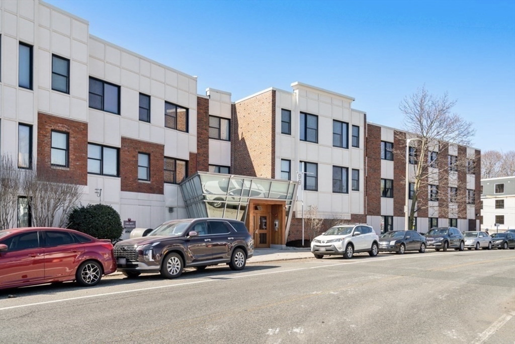 2 bed, 2 bath apartment for rent at 99 Chestnut Hill Ave Unit 321, Brighton — photo 1 of 15