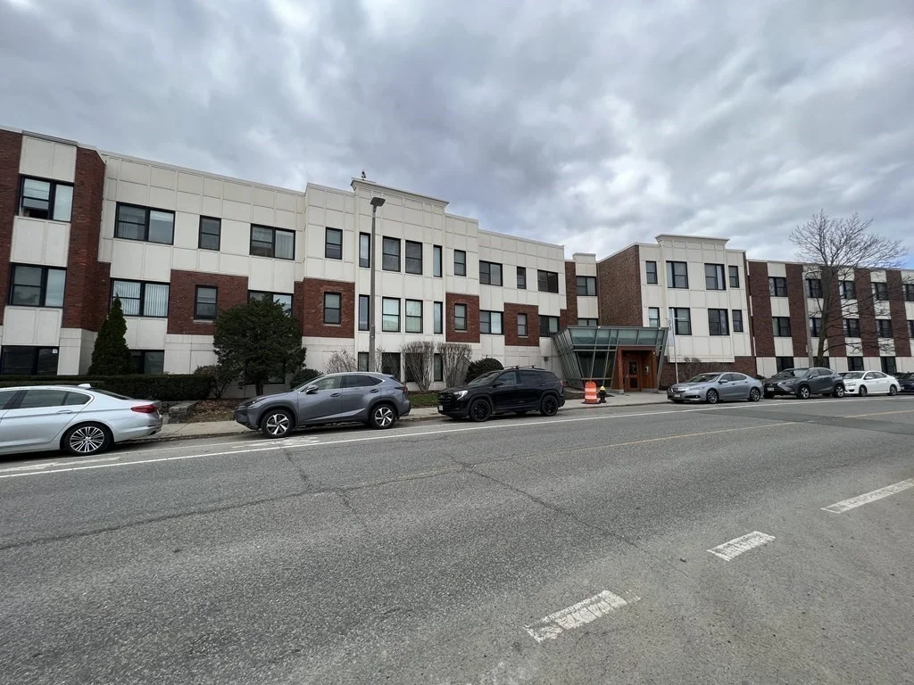 2 bed, 2 bath apartment for rent at 99 Chestnut Hill Unit 105, Brighton — photo 3 of 19