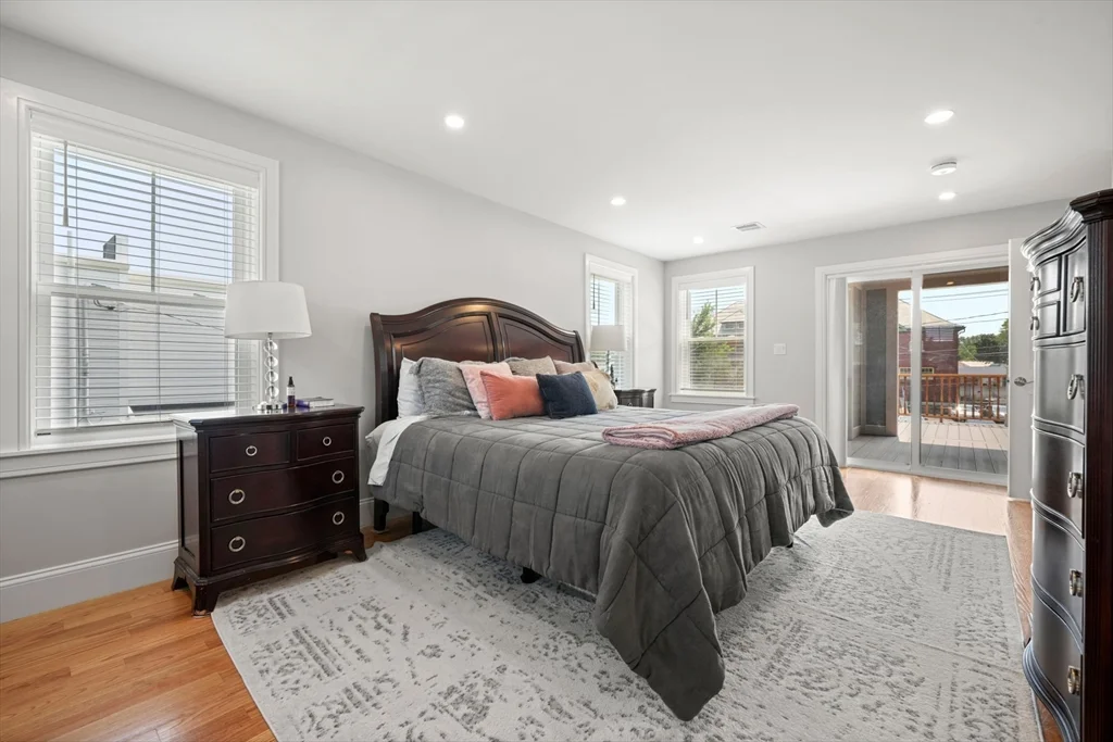 4 bed, 3 bath apartment for rent at 99 Crafts St Unit 99, Newtonville — photo 15 of 31