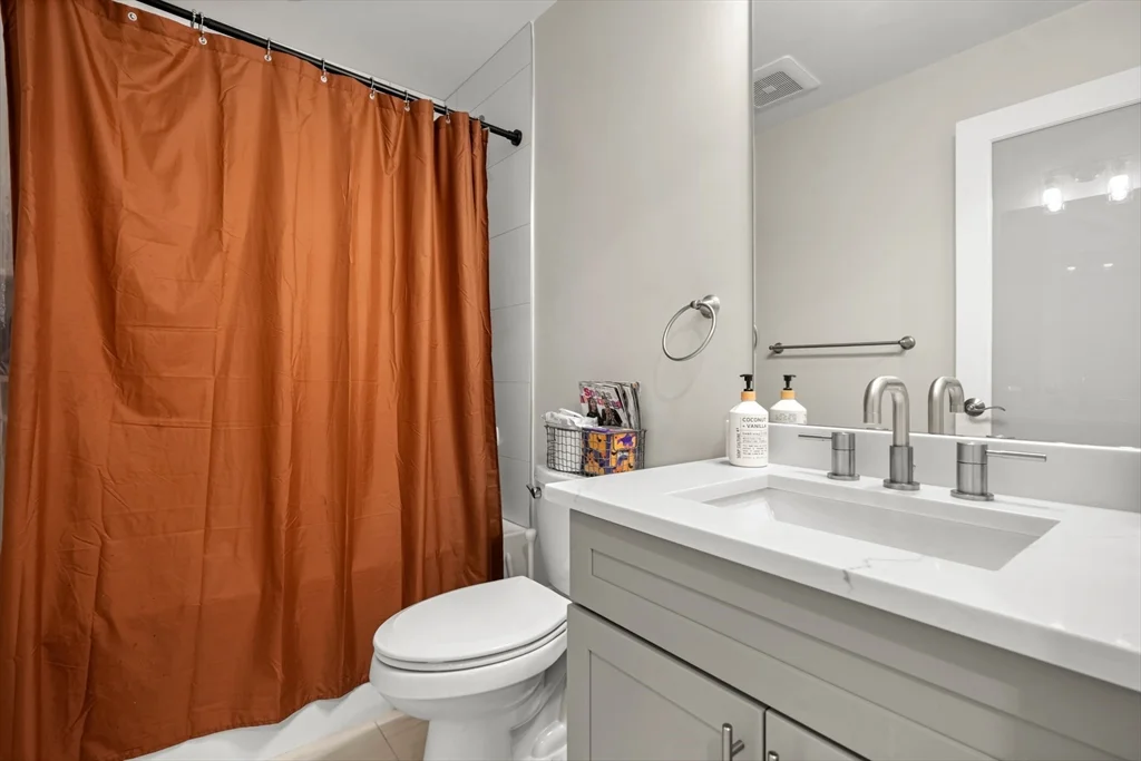 4 bed, 3 bath apartment for rent at 99 Crafts St Unit 99, Newtonville — photo 16 of 31