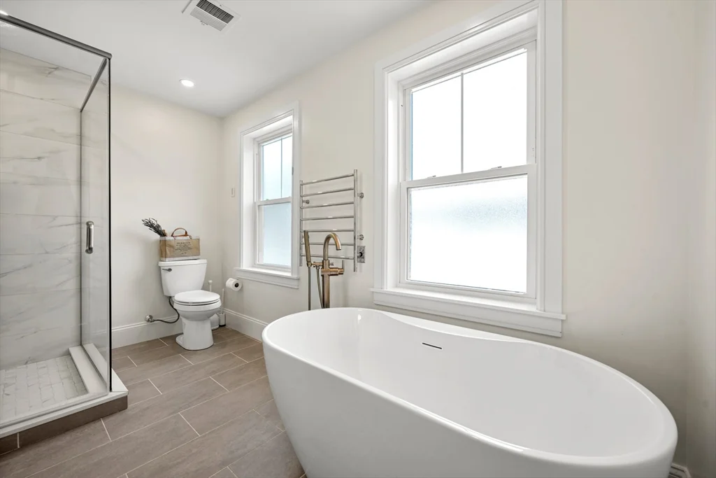 4 bed, 3 bath apartment for rent at 99 Crafts St Unit 99, Newtonville — photo 21 of 31