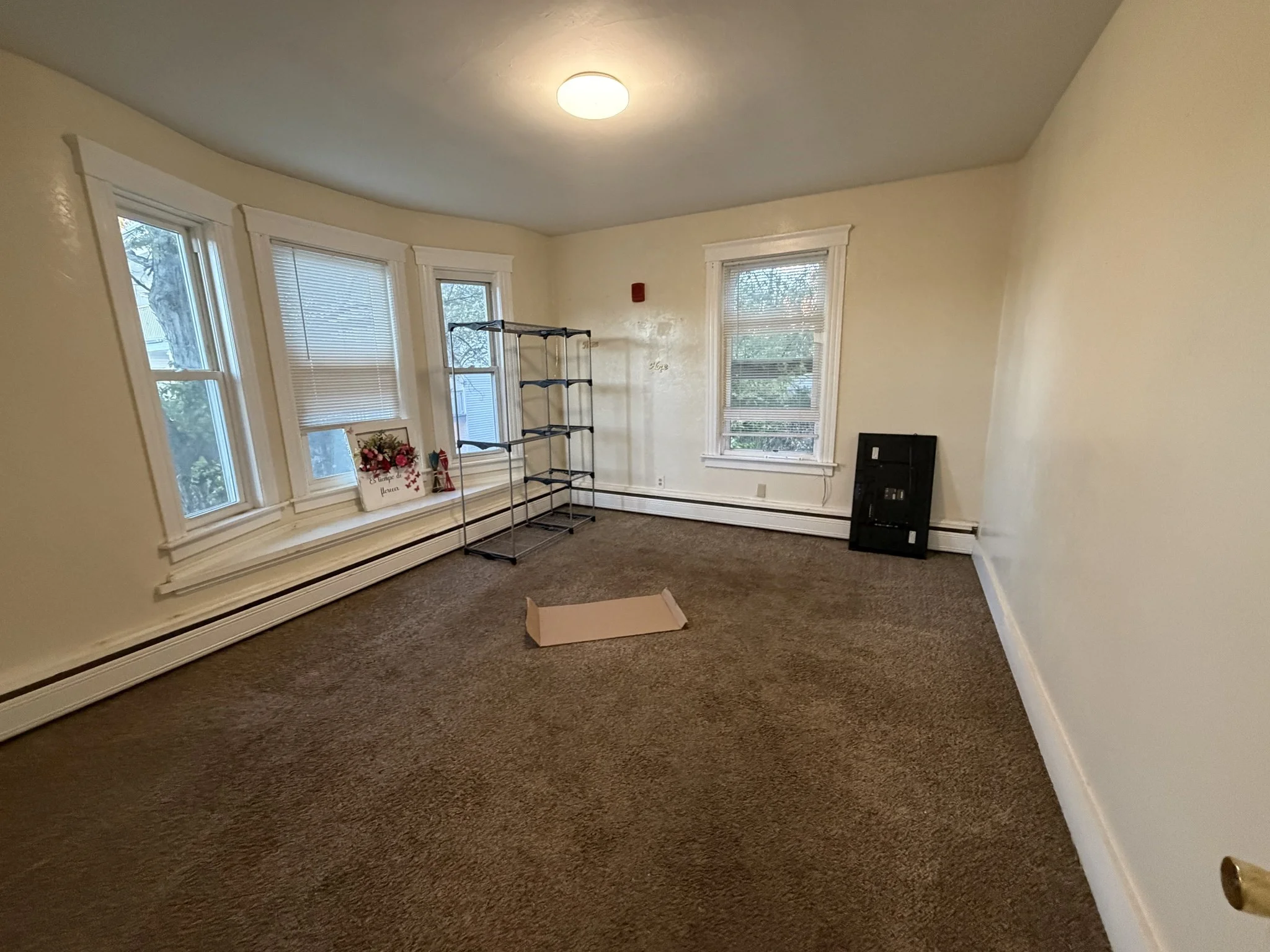 2 bed, 1 bath apartment for rent at 99 Cross St Unit 2R, Southbridge — photo 6 of 7
