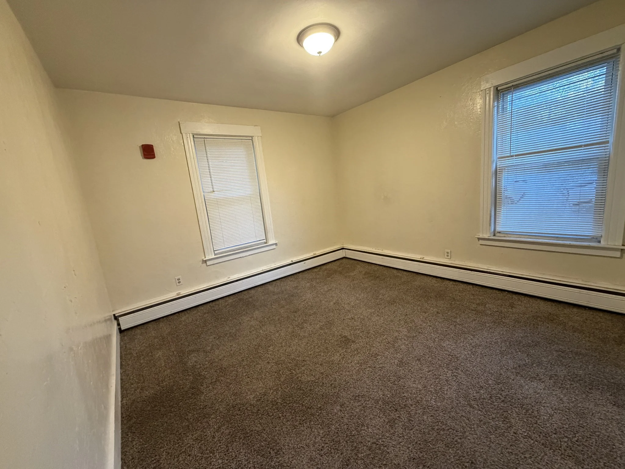 2 bed, 1 bath apartment for rent at 99 Cross St Unit 2R, Southbridge — photo 4 of 7