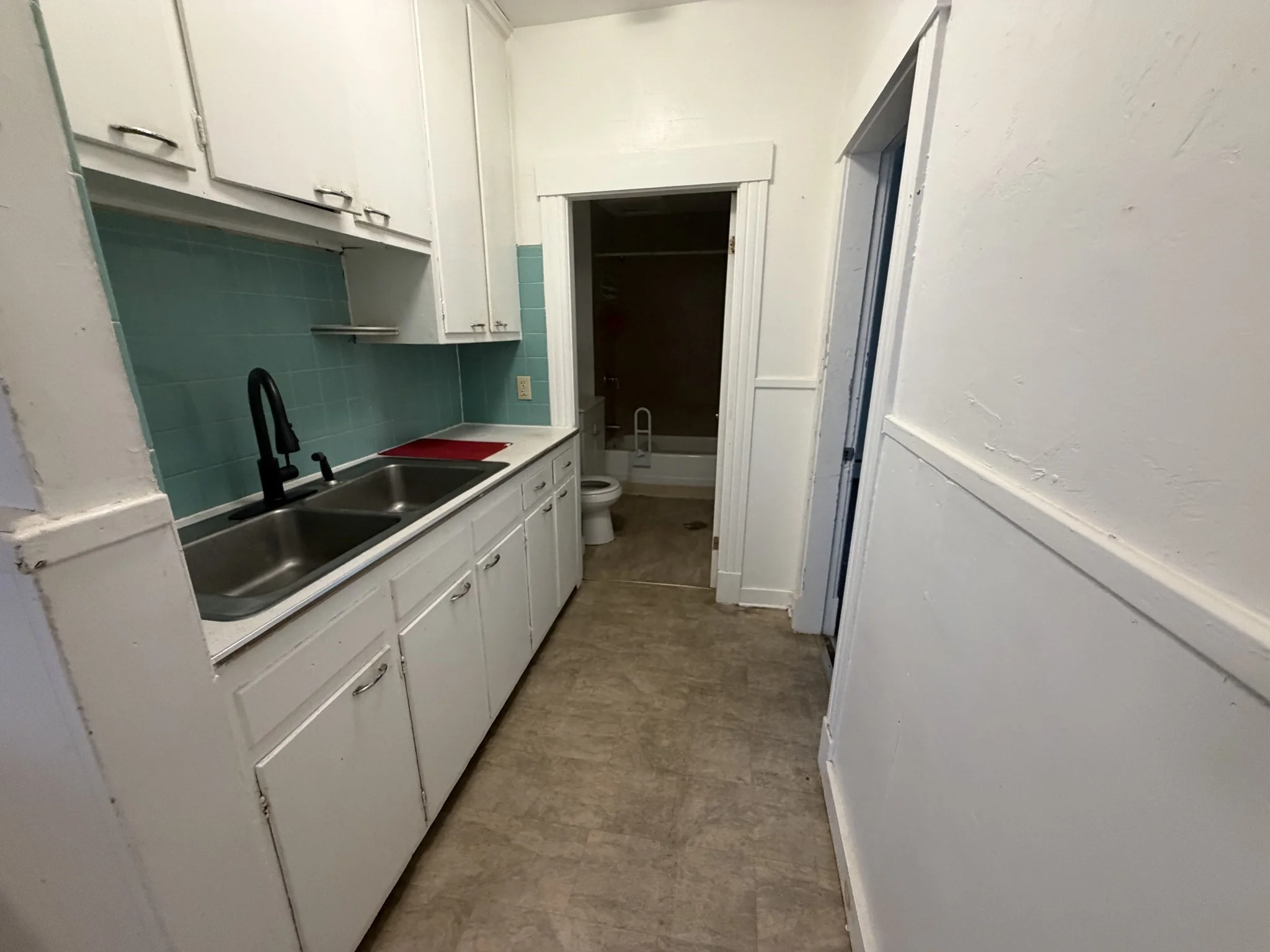 2 bed, 1 bath apartment for rent at 99 Cross St Unit 2R, Southbridge — photo 2 of 7