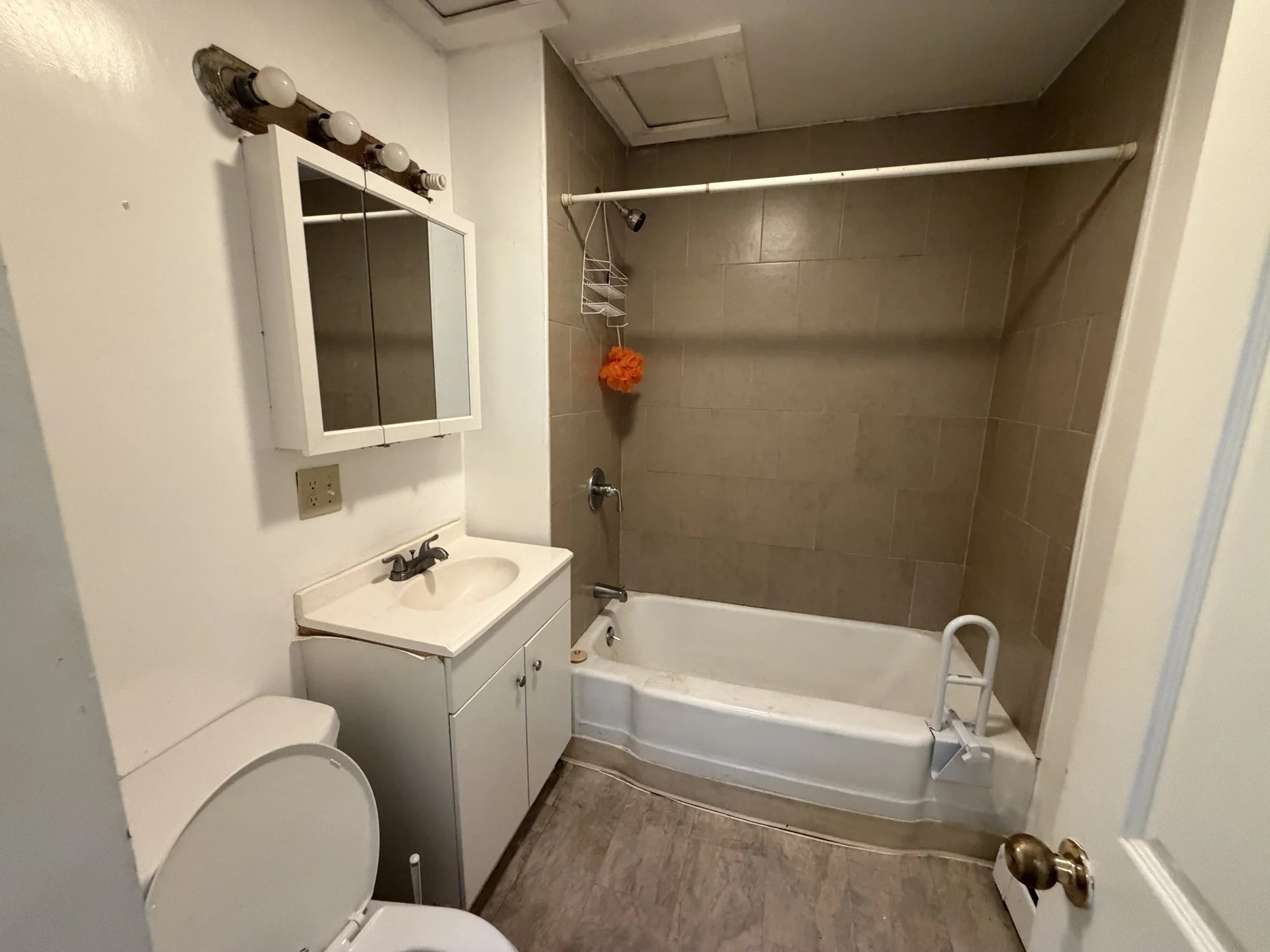2 bed, 1 bath apartment for rent at 99 Cross St Unit 2R, Southbridge — photo 7 of 7
