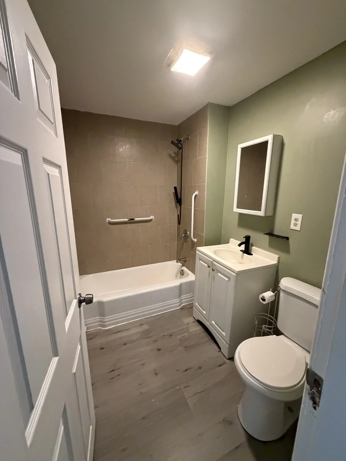 2 bed, 1 bath apartment for rent at 99 Cross St Unit 3F, Southbridge — photo 9 of 13
