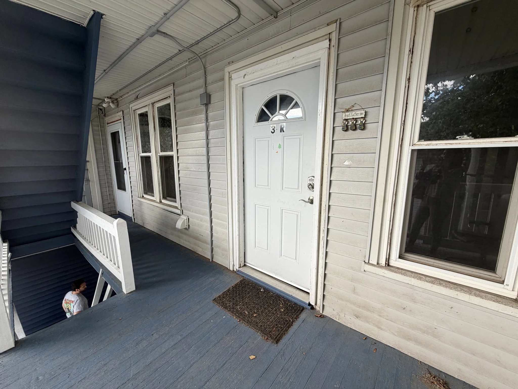 2 bed, 1 bath apartment for rent at 99 Cross St Unit 3F, Southbridge — photo 3 of 13