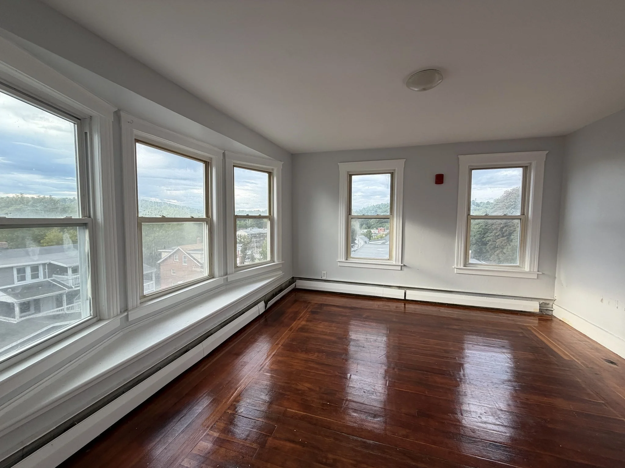 2 bed, 1 bath apartment for rent at 99 Cross St Unit 3F, Southbridge — photo 11 of 13
