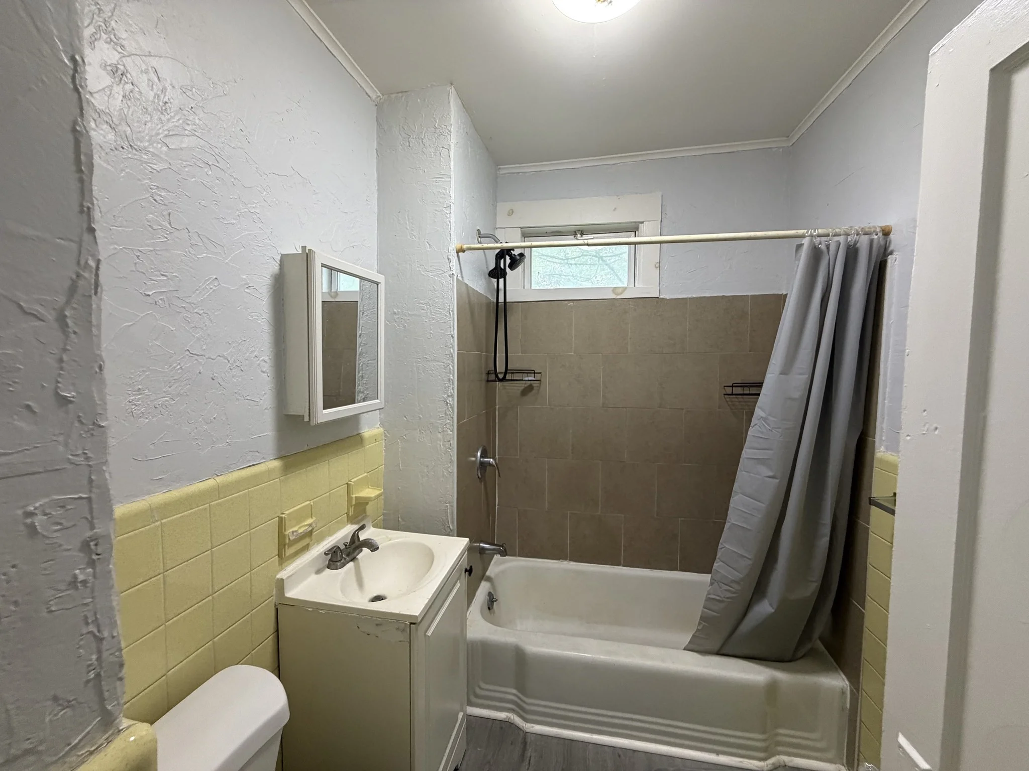 2 bed, 1 bath apartment for rent at 99 Cross St Unit 3R, Southbridge — photo 5 of 7
