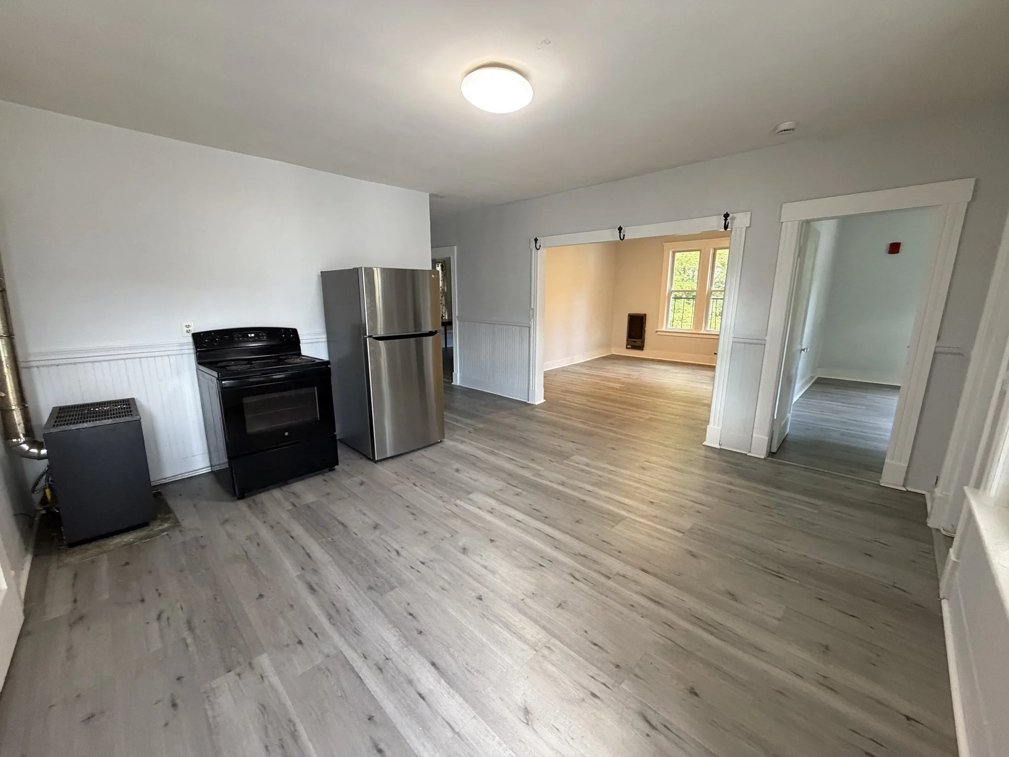 2 bed, 1 bath apartment for rent at 99 Cross St Unit 3R, Southbridge — photo 3 of 7