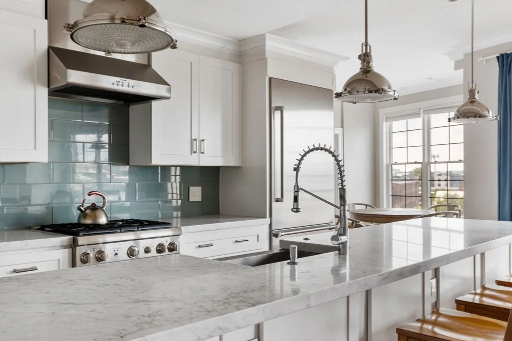 4 bed, 3 bath apartment for rent at 99 D St Unit 4, South Boston