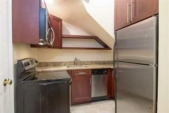 2 bed, 1 bath apartment for rent at 99 East Brookline St Unit 2, South End — photo 2 of 11