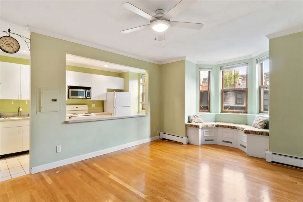 2 bed, 1 bath apartment for rent at 99 East Brookline St Unit 4, South End — photo 3 of 18