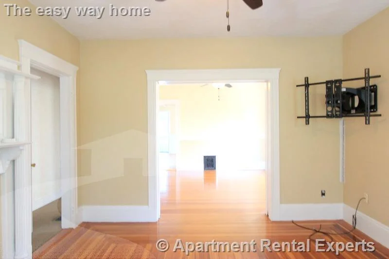 4 bed, 1 bath apartment for rent at 99 Electric Ave Unit 2, Davis Square — photo 3 of 32